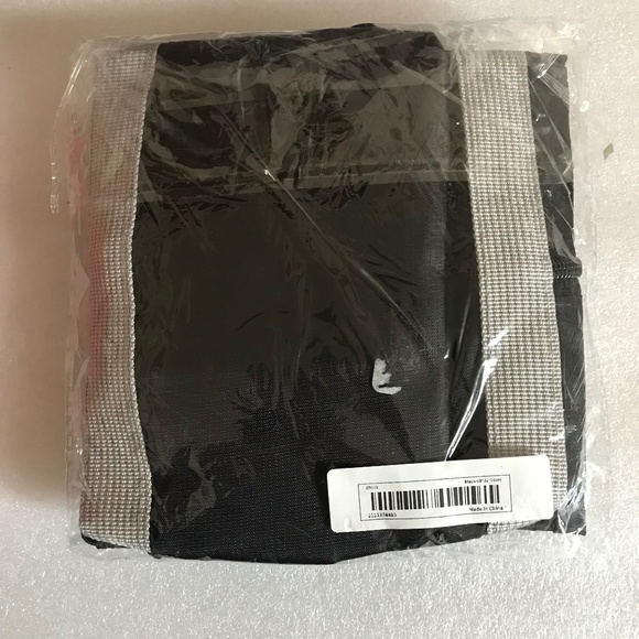 Black Carry-on Bag/Travel Bag/Foldable and Lightweight Duffel Bag - Picture 4 of 5